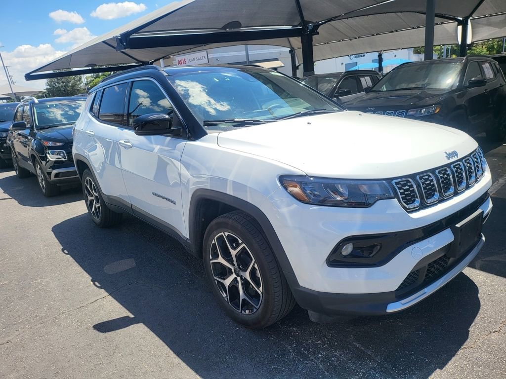 Used 2025 Jeep Compass Limited image 5