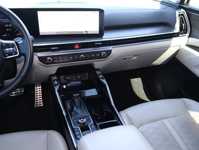 Used 2025 Kia Sorento SX image 12