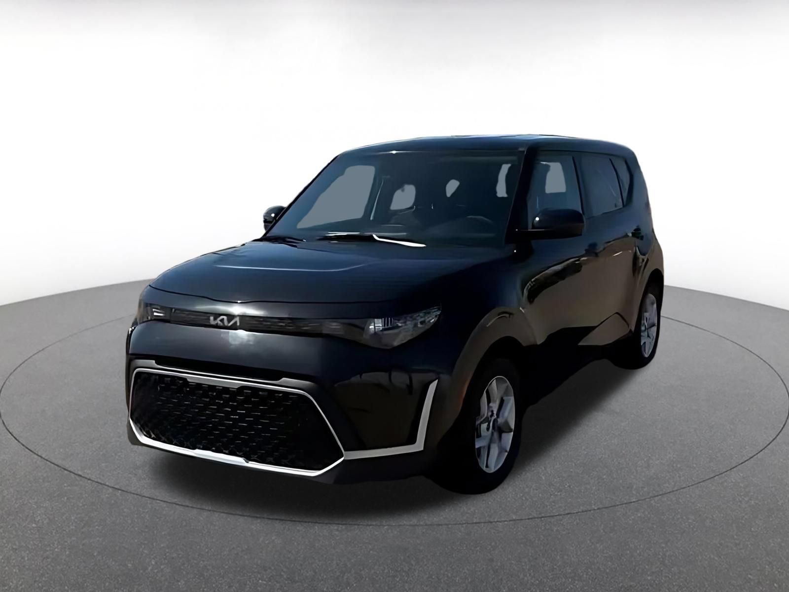 Used 2025 Kia Soul LX w/ LX Technology Package FWD image 4