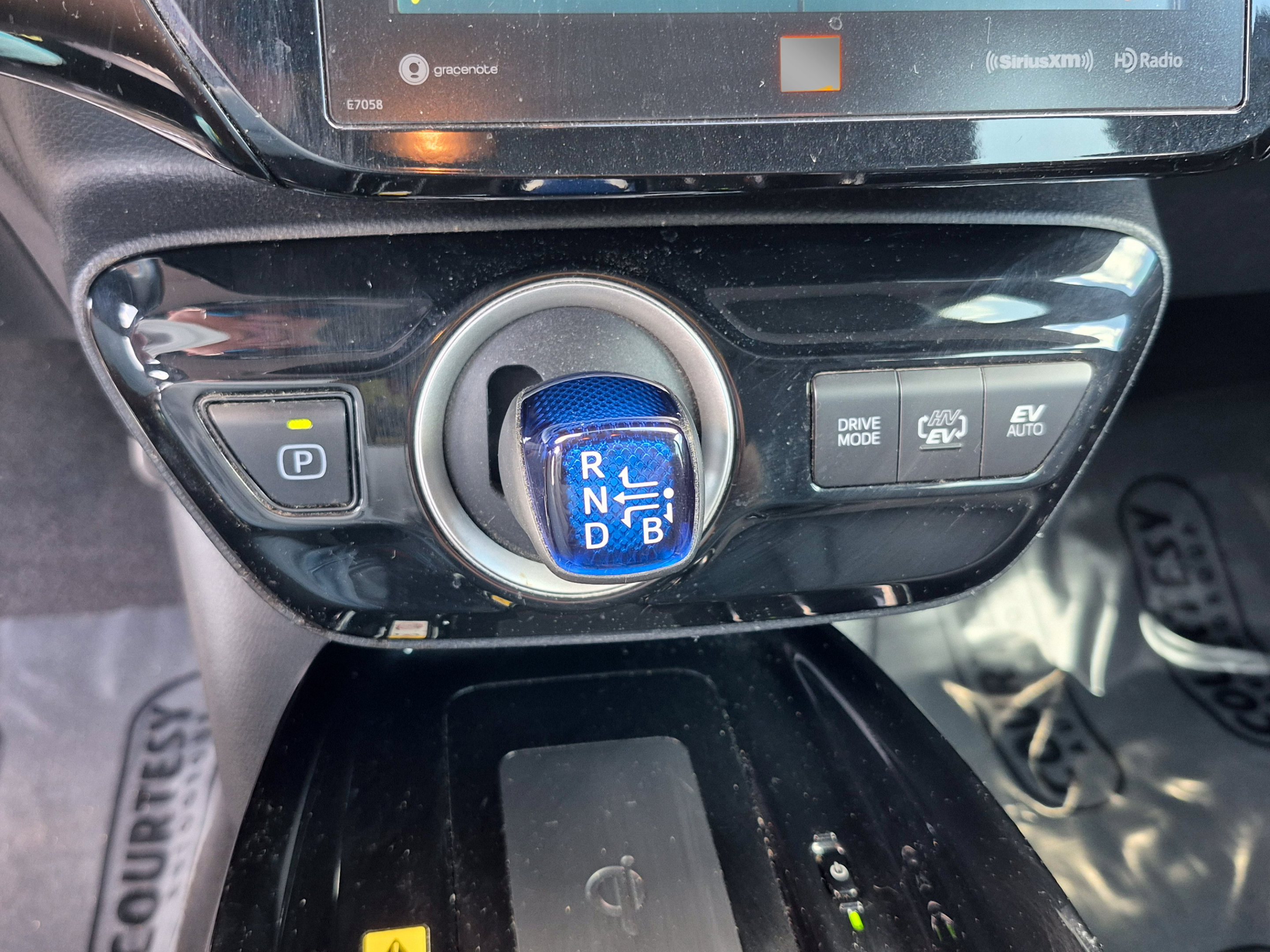 Used 2022 Toyota Prius Prime Limited FWD image 27