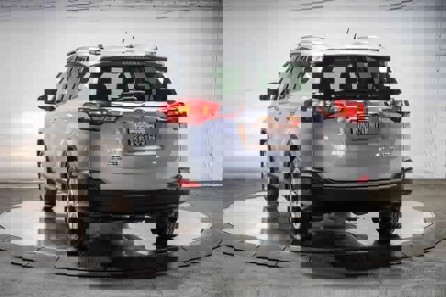Certified 2015 Toyota RAV4 Limited image 2