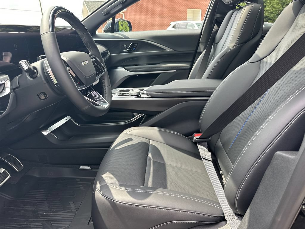 New 2026 Cadillac Lyriq V w/ LPO, Floor Liner Package AWD/4WD image 9