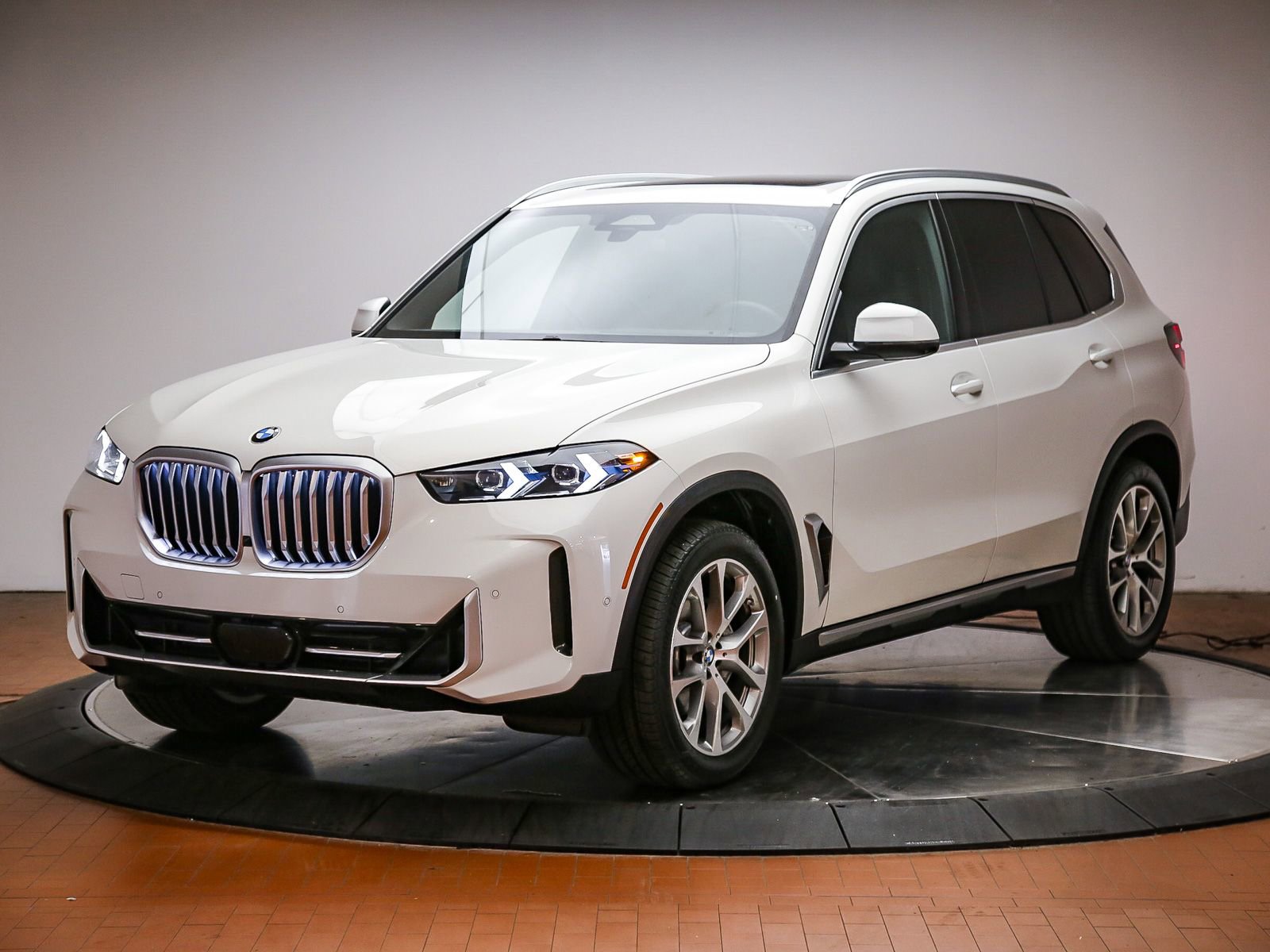 Certified 2024 BMW X5 sDrive40i w/ Premium Package