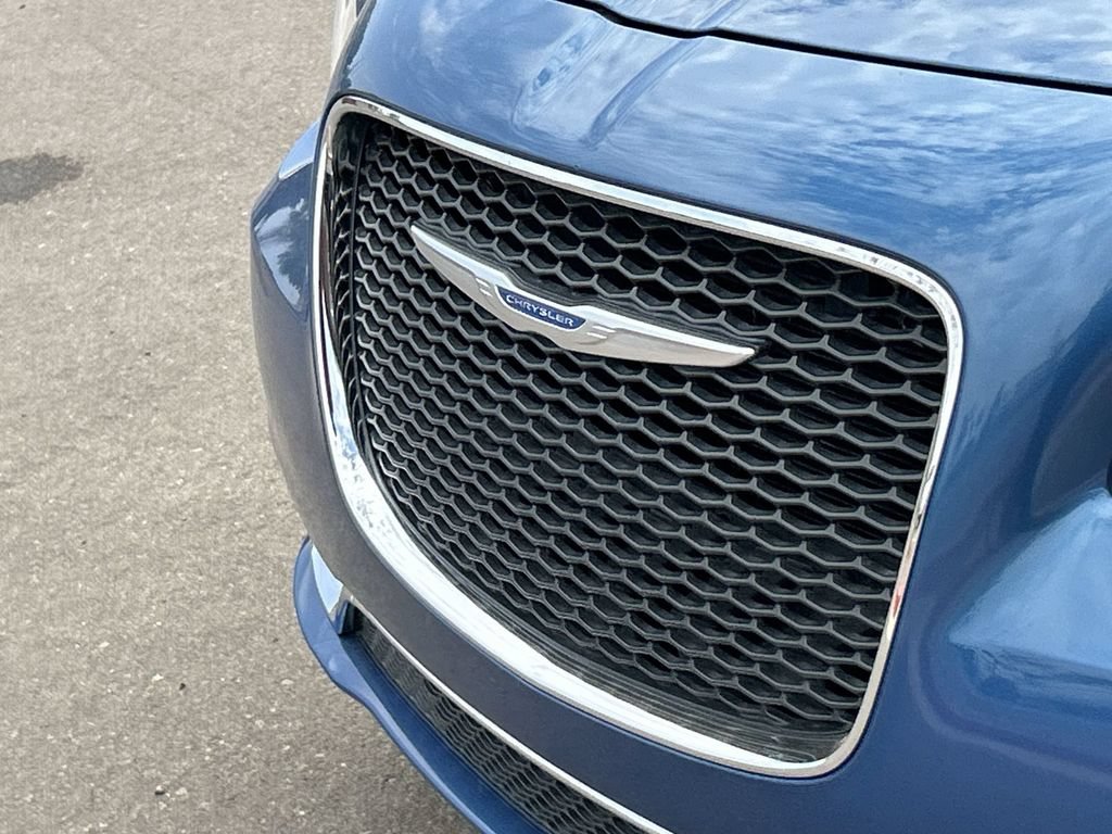 Used 2021 Chrysler 300 Touring w/ Driver Convenience Group RWD image 29