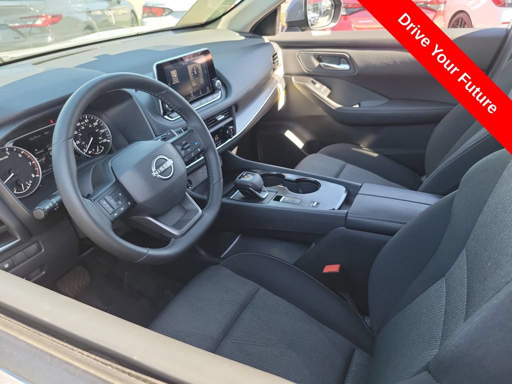 Used 2026 Nissan Rogue SV FWD image 3