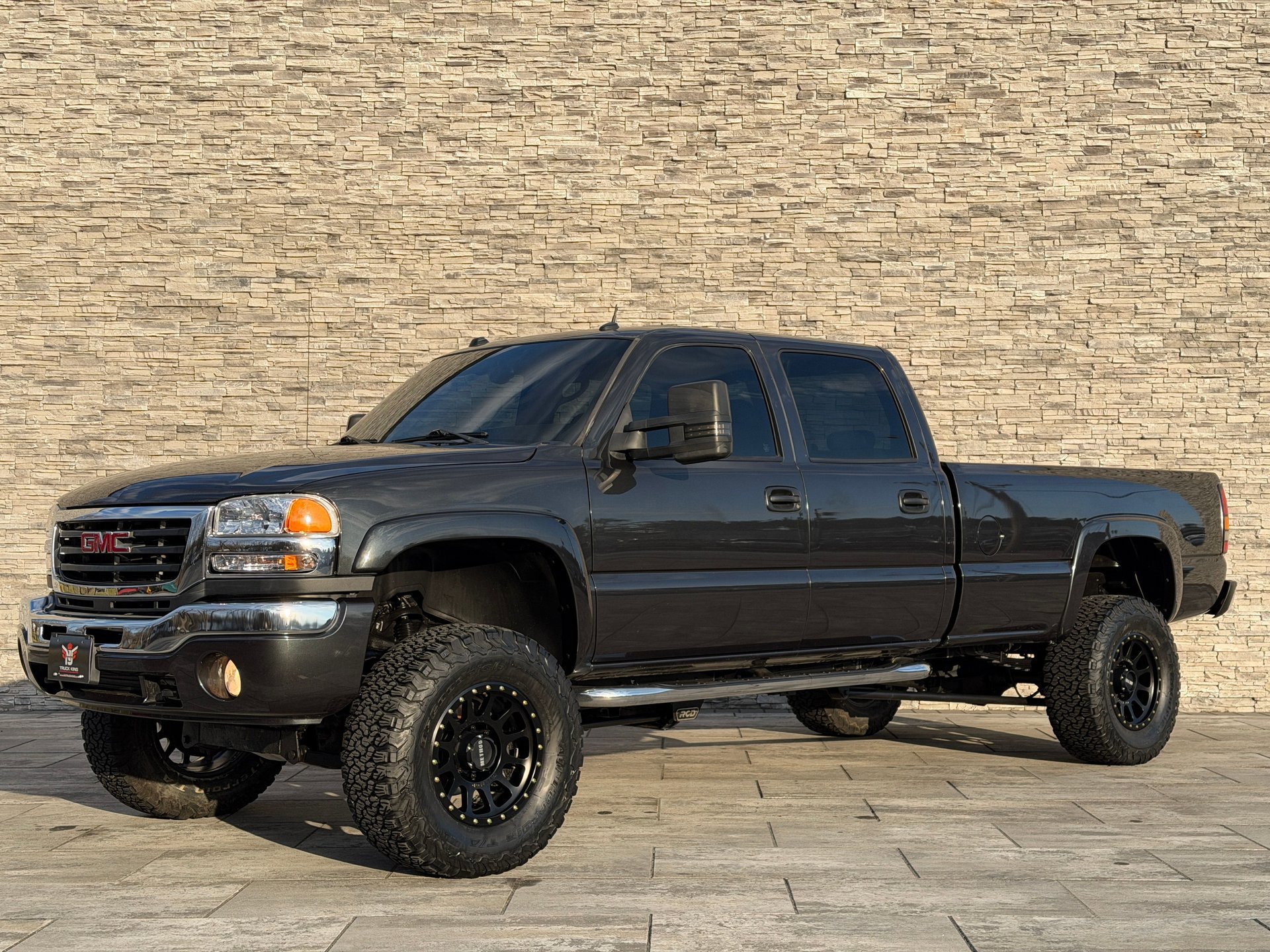 Used 2005 GMC Sierra 3500 SLT w/ Heavy-Duty Power Package image 4