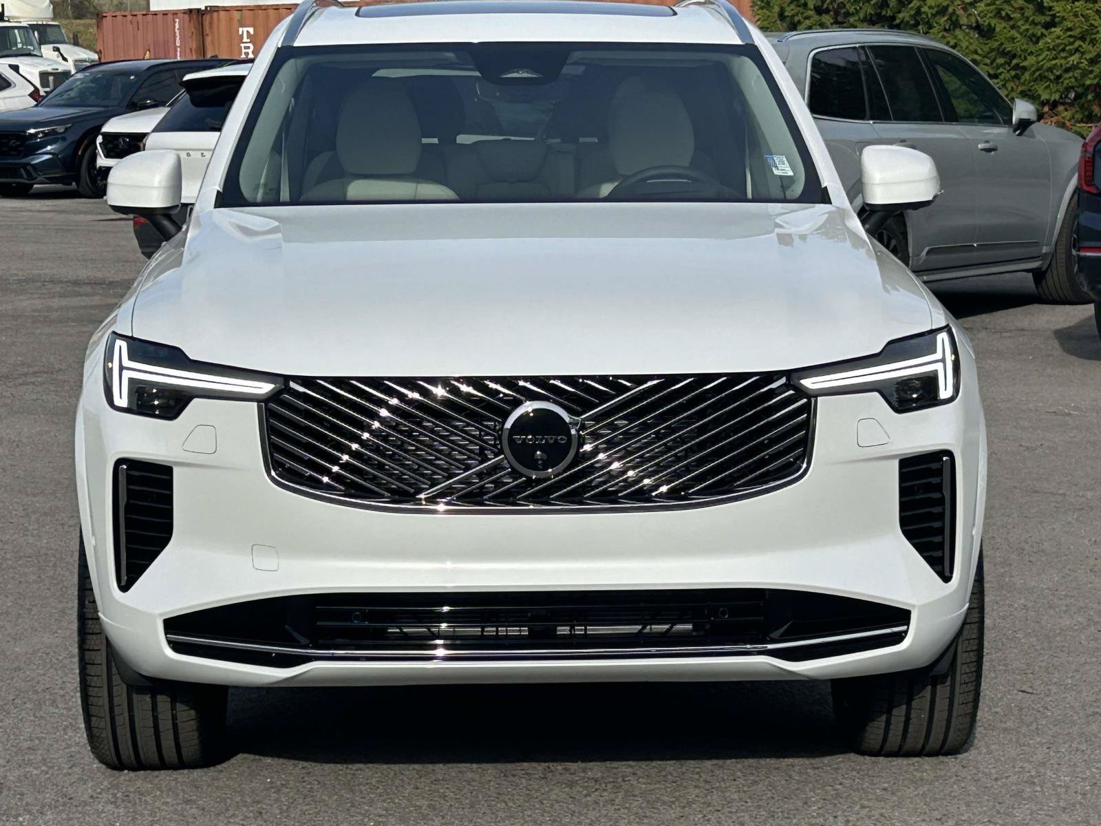 New 2026 Volvo XC90 B6 Ultra w/ Protection Package Premier AWD/4WD image 8