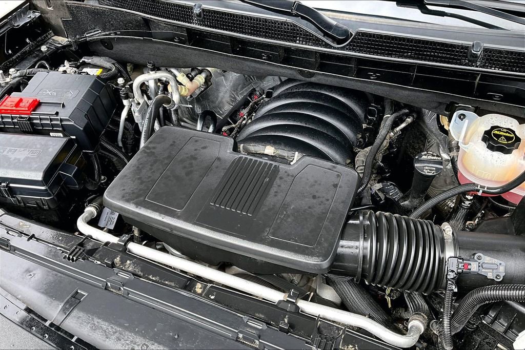 Used 2025 GMC Yukon XL Denali AWD/4WD image 32