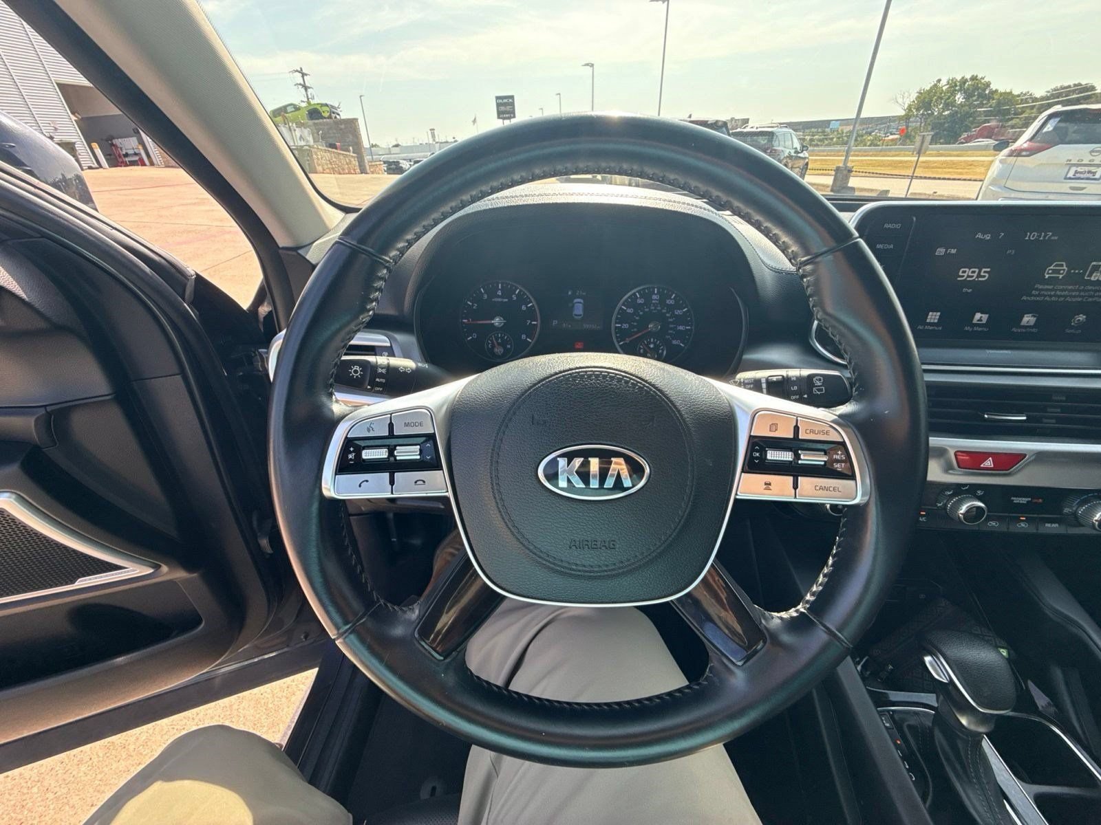Used 2020 Kia Telluride LX FWD image 11