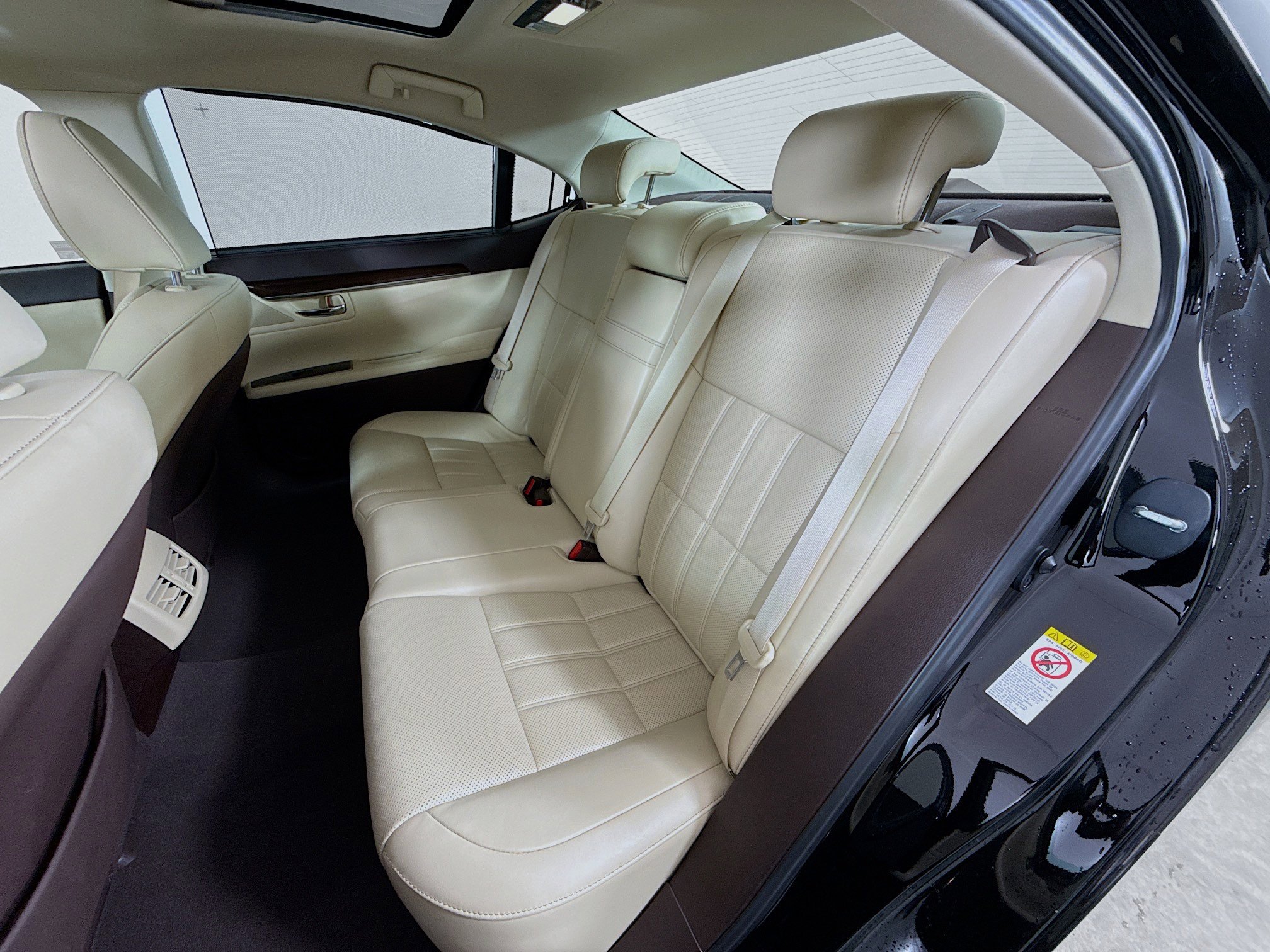 Used 2017 Lexus ES 350 w/ Ultra Luxury Package image 23