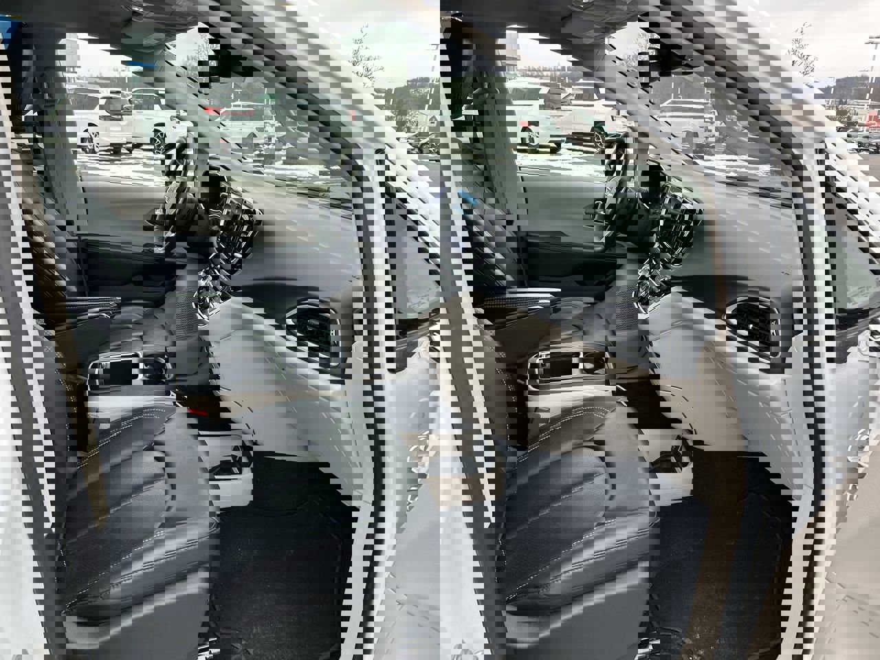 Used 2024 Chrysler Pacifica Touring-L image 12