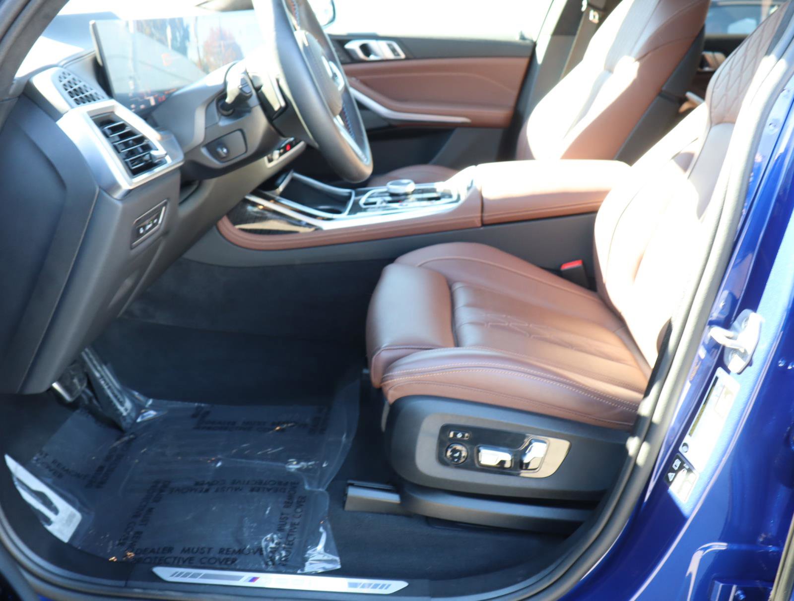 Used 2025 BMW X7 M60i w/ Executive Package image 19