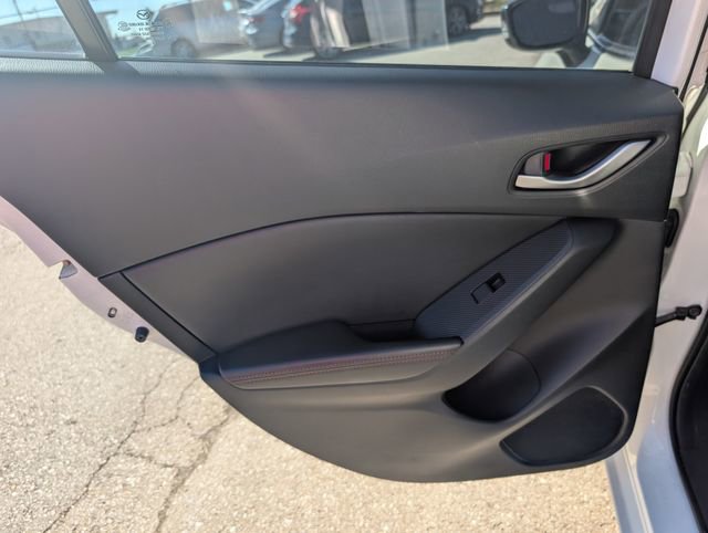 Used 2015 MAZDA MAZDA3 i Grand Touring image 18