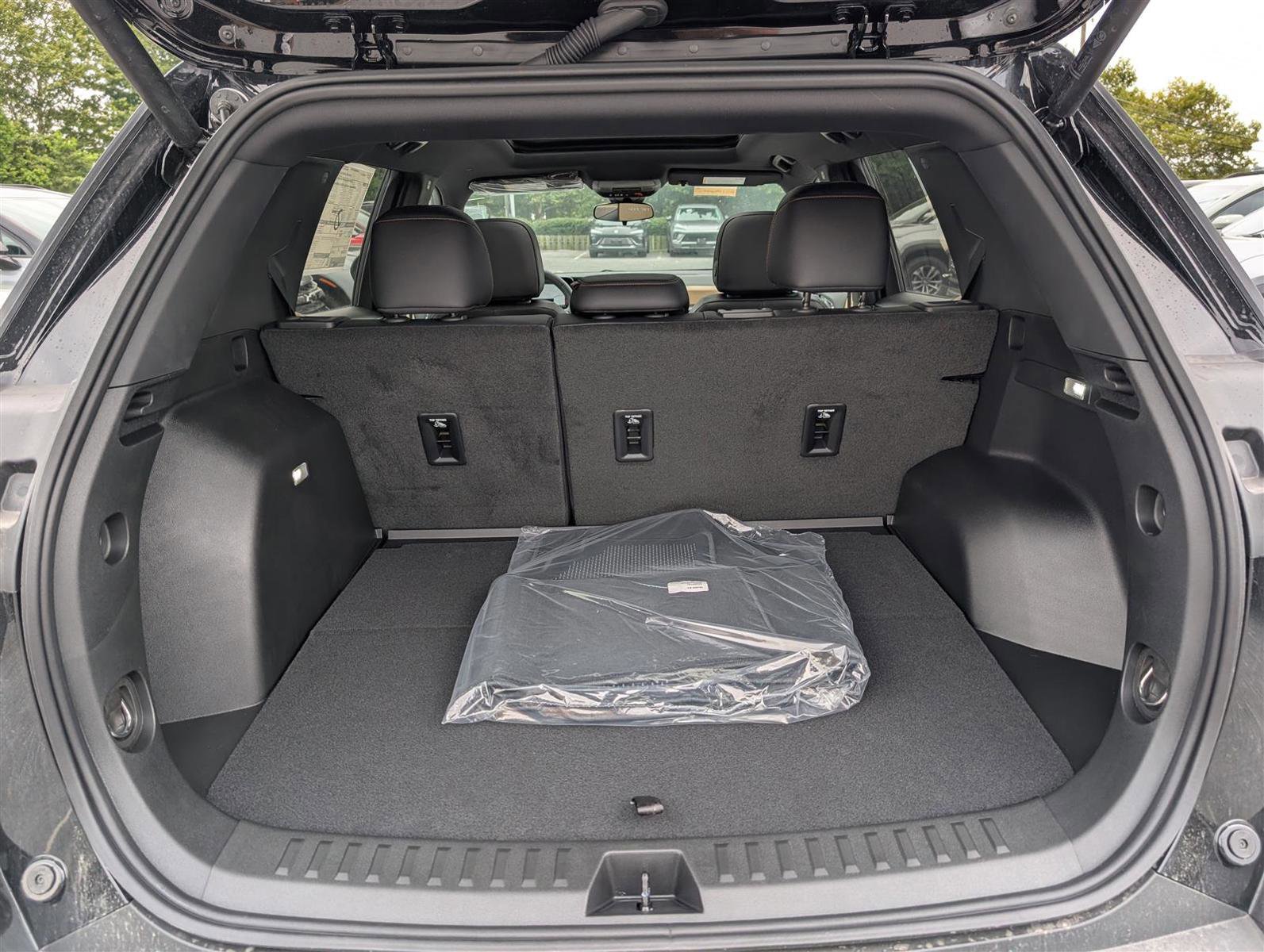 New 2026 Chevrolet Equinox ACTIV w/ Convenience Package III image 9