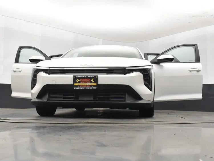 Used 2025 Kia K4 FWD image 11