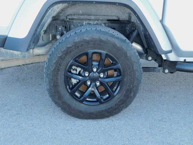 Used 2023 Jeep Gladiator Sport image 18