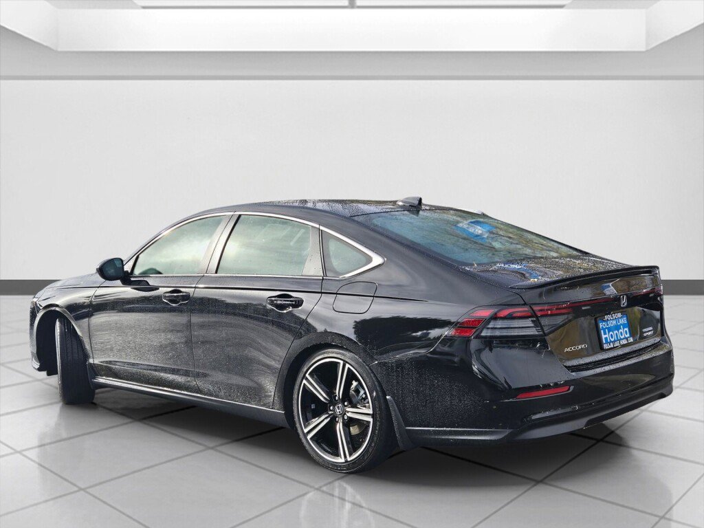 Used 2025 Honda Accord Sport image 7