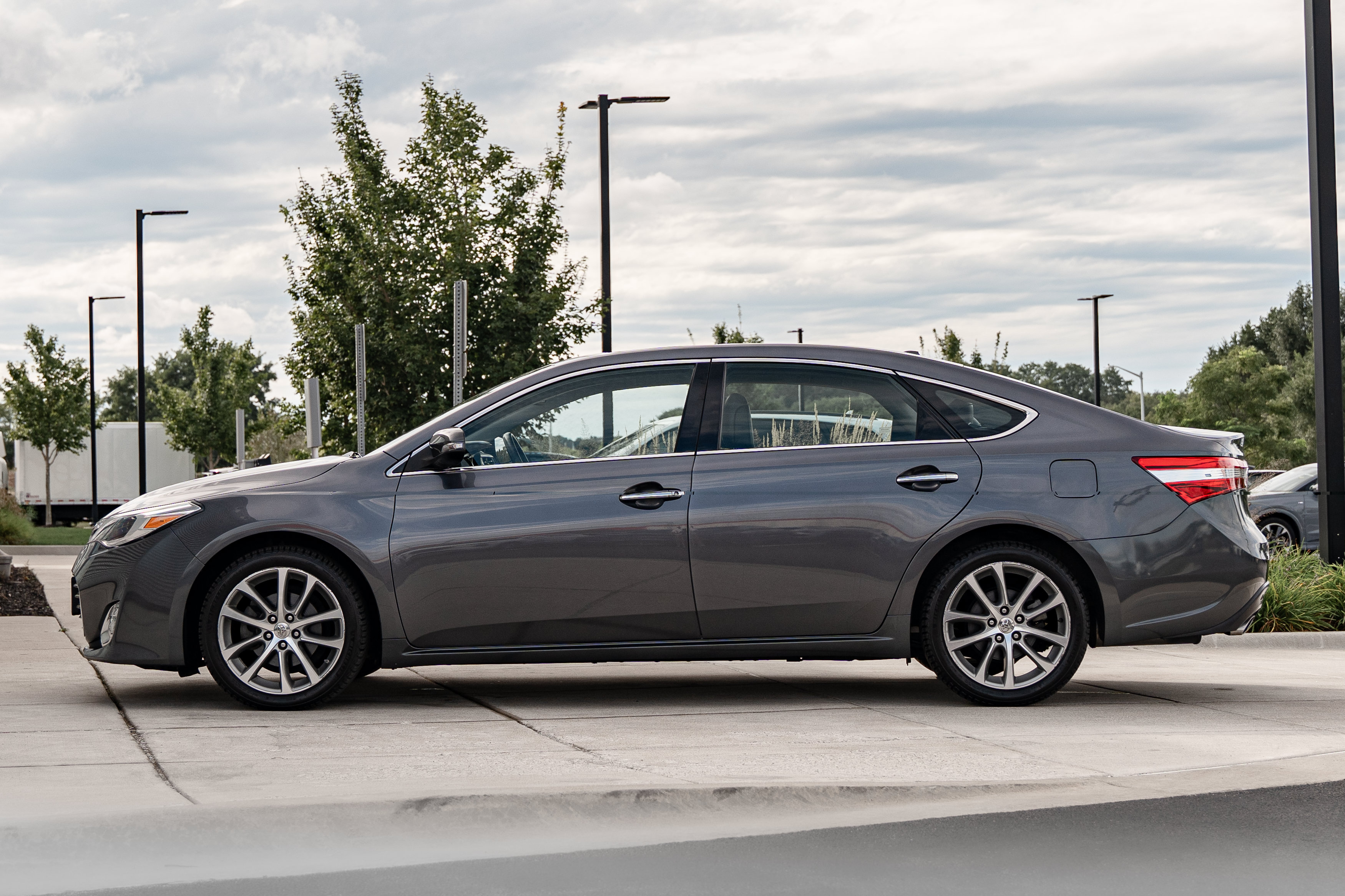Used 2015 Toyota Avalon XLE Touring FWD image 6