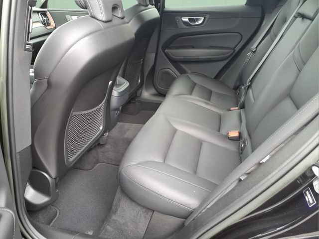 Used 2023 Volvo XC60 B5 Plus w/ Climate Package AWD/4WD image 16