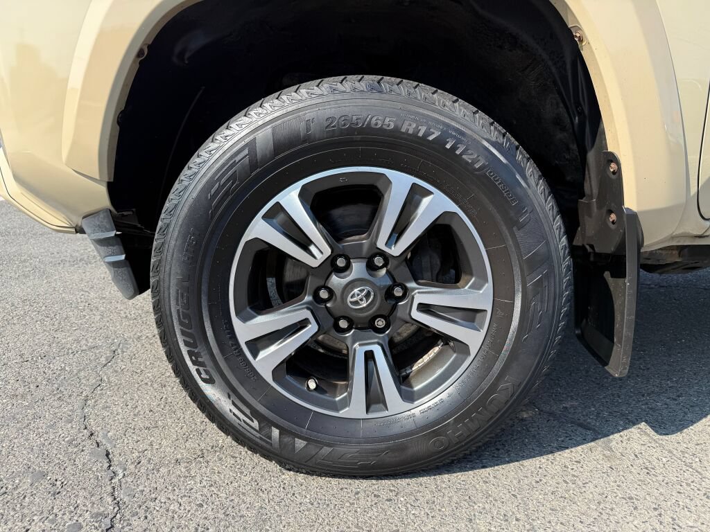 Used 2019 Toyota Tacoma TRD Sport w/ Technology Package AWD/4WD image 30