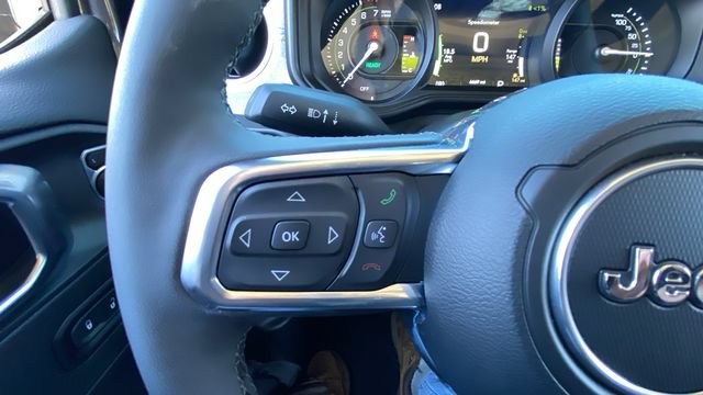 Used 2025 Jeep Wrangler Unlimited Sahara AWD/4WD image 21