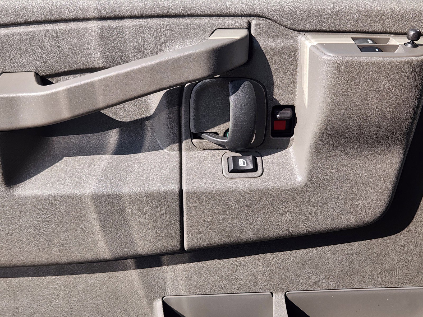 New 2025 GMC Savana 2500 Extended w/ Driver Convenience Package image 17