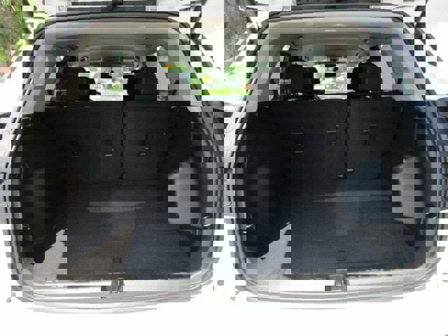 Used 2023 GMC Terrain SLE w/ Driver Convenience Package image 8