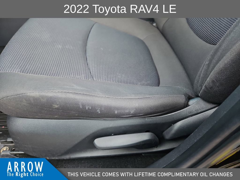 Used 2022 Toyota RAV4 LE image 23