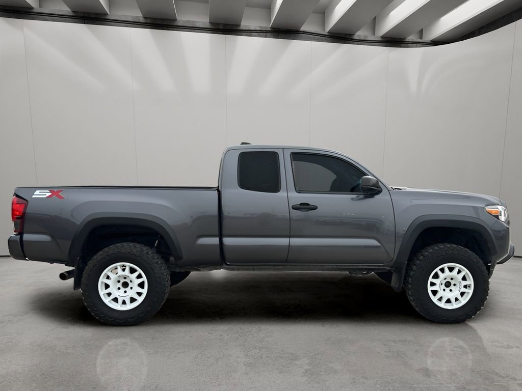 Used 2020 Toyota Tacoma SR w/ SX Package image 7