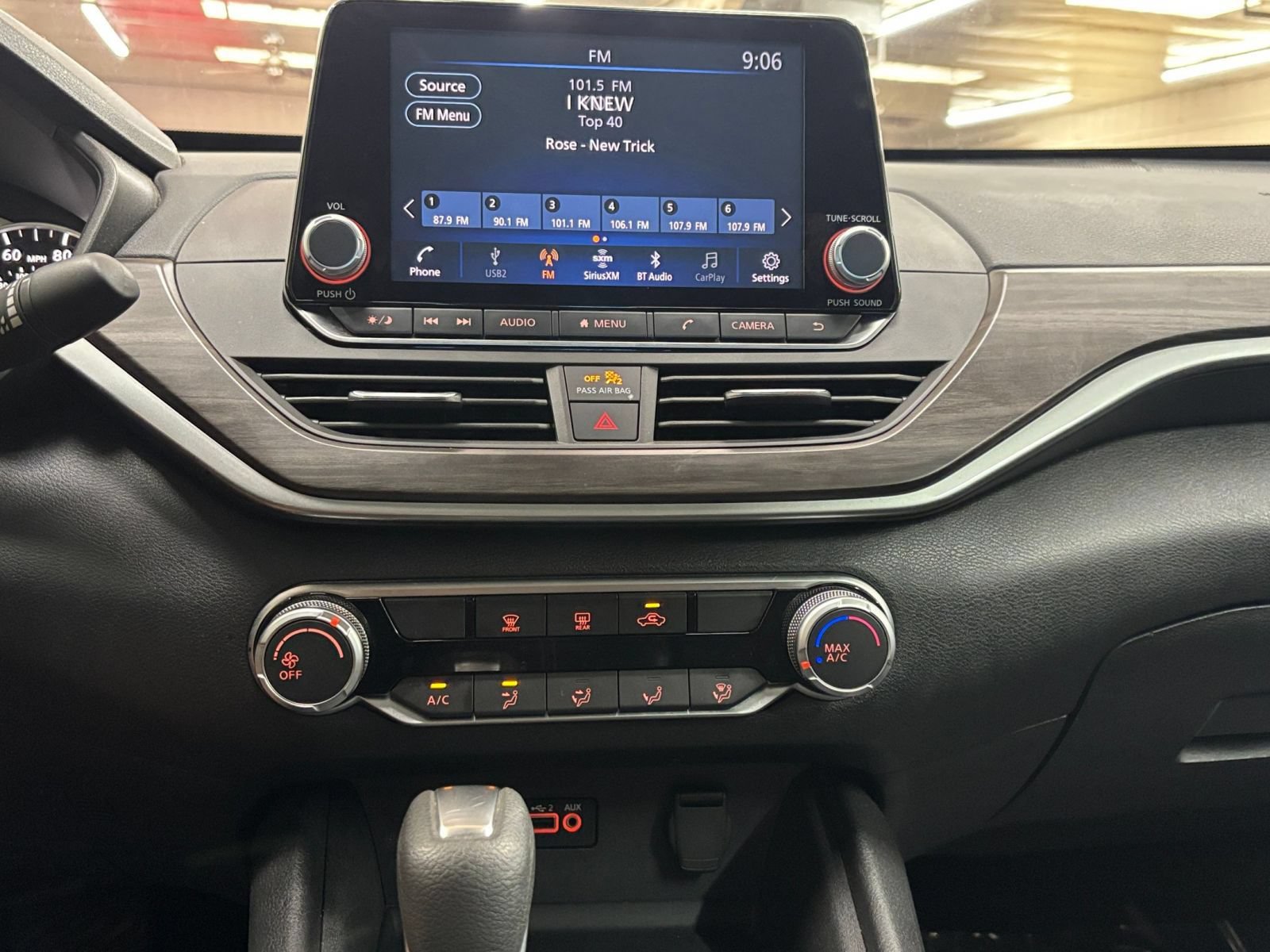 Used 2025 Nissan Altima 2.5 SV FWD image 16