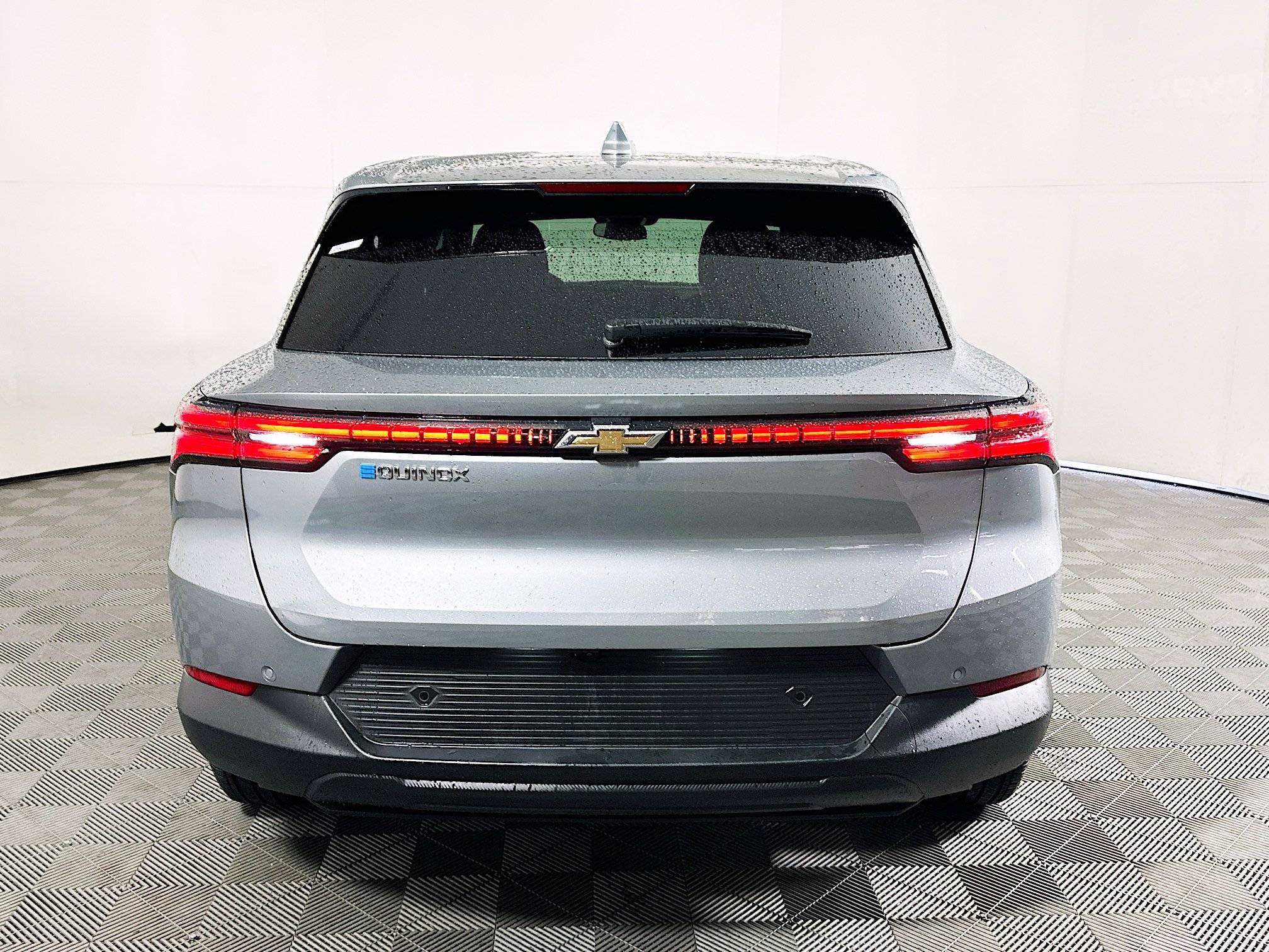 Used 2025 Chevrolet Equinox EV LT FWD image 4