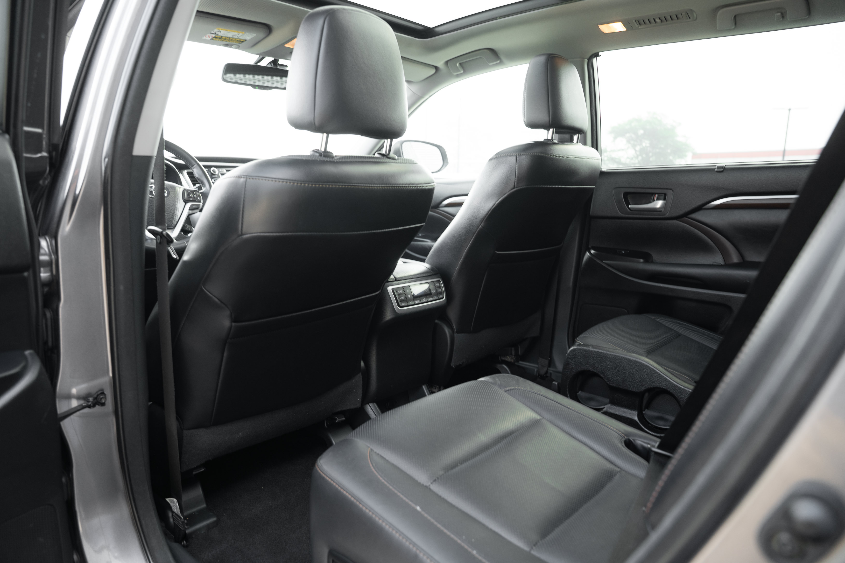 Used 2015 Toyota Highlander Limited Platinum AWD/4WD image 20