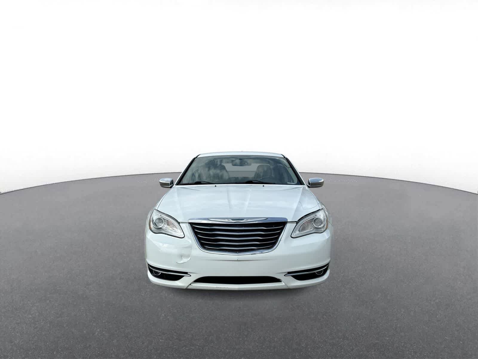 Used 2013 Chrysler 200 Limited image 3