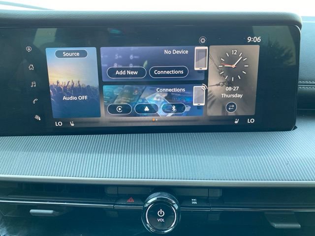 Used 2025 Nissan Murano SV FWD image 8