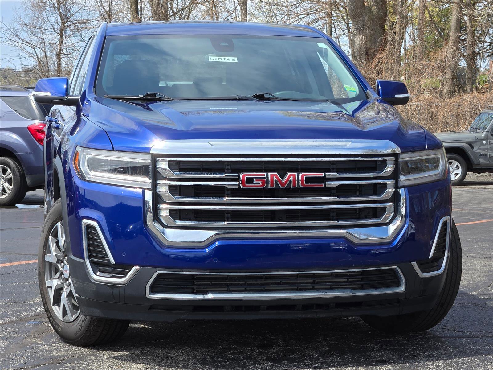 Used 2023 GMC Acadia SLE AWD/4WD image 3