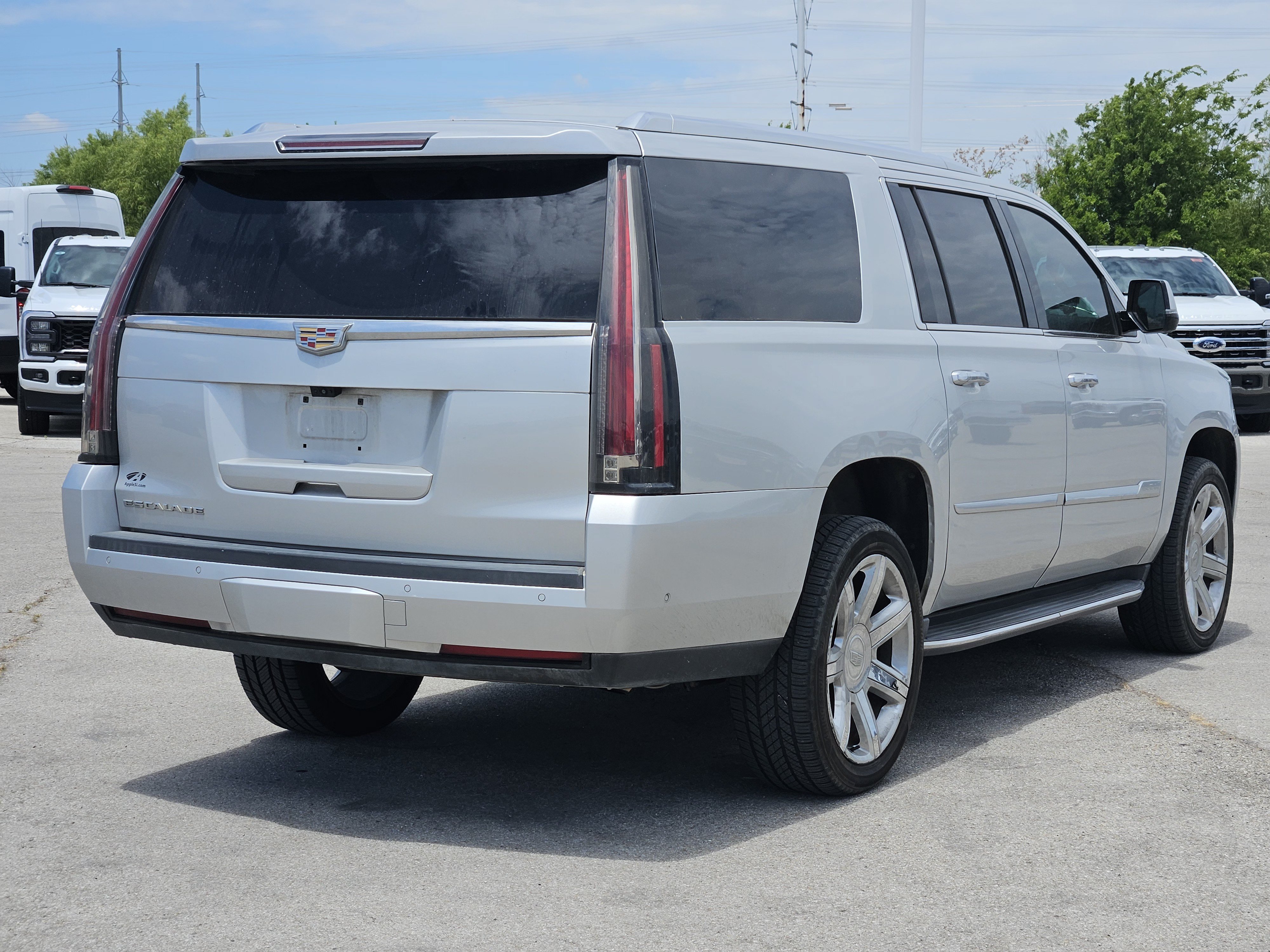 Used 2020 Cadillac Escalade ESV Luxury RWD image 5