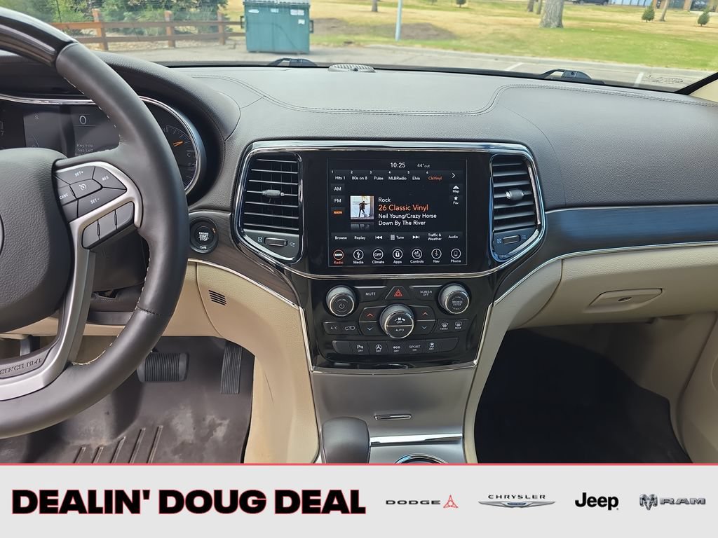 Used 2019 Jeep Grand Cherokee Overland AWD/4WD image 18