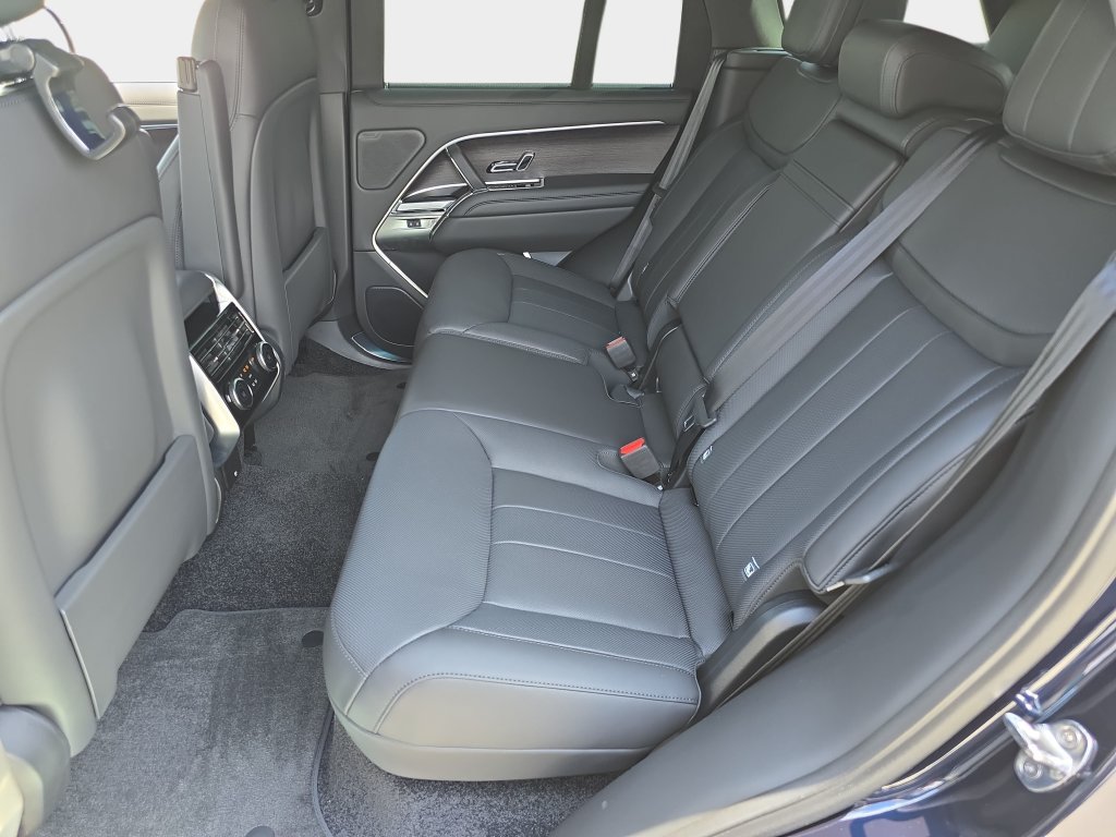New 2026 Land Rover Range Rover SE AWD/4WD image 16