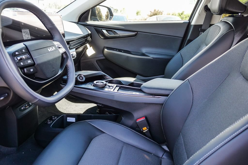 New 2026 Kia EV6 Light RWD image 9