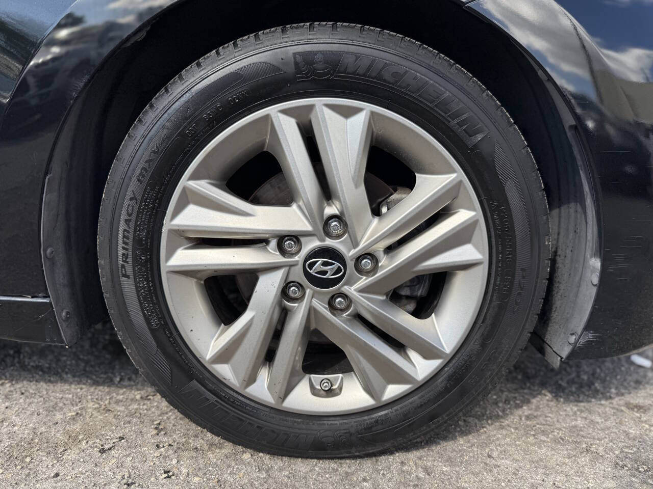 Used 2019 Hyundai Elantra SEL image 28