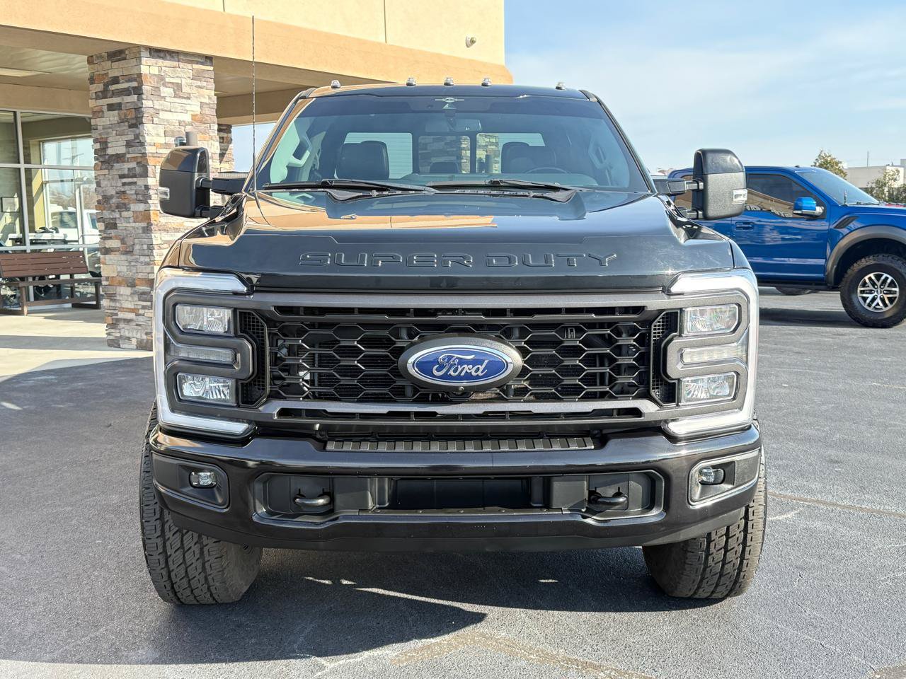 Used 2023 Ford F250 Lariat w/ Tremor Off-Road Package AWD/4WD image 7