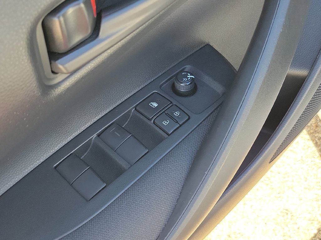 Used 2023 Toyota Corolla LE FWD image 11