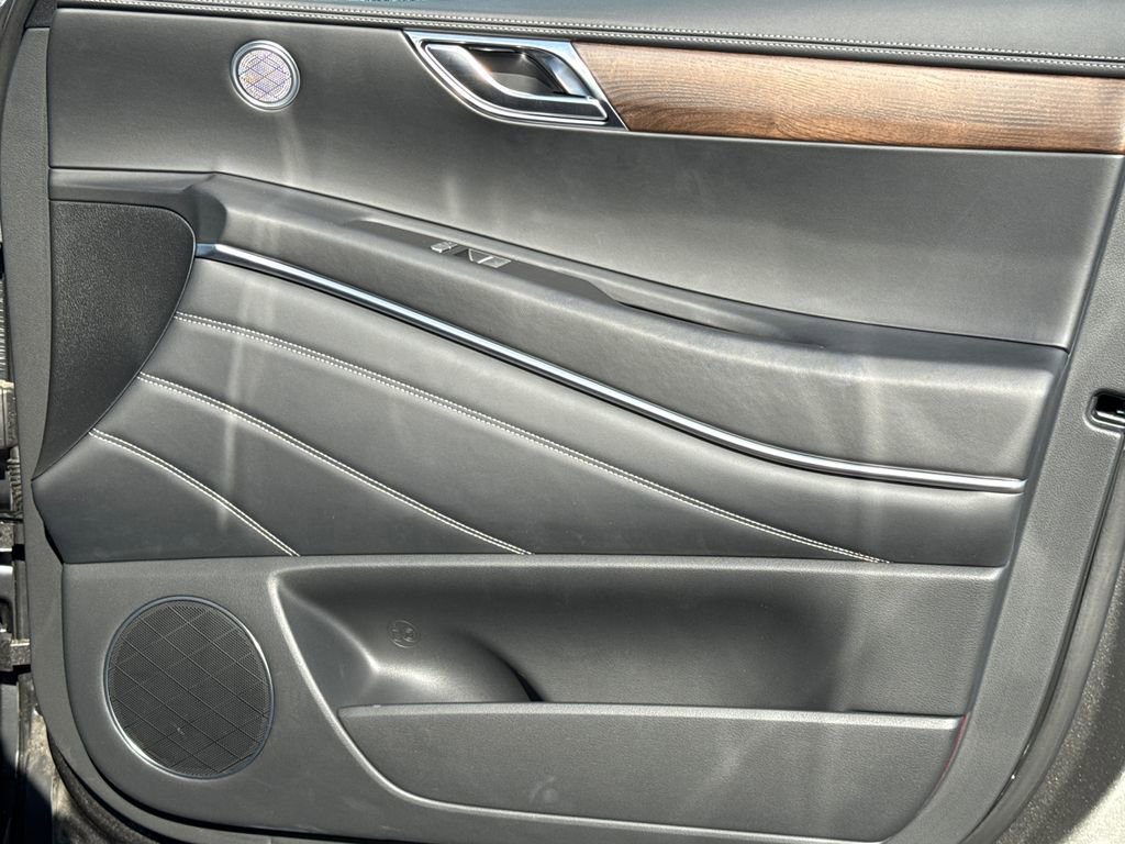 Used 2025 Genesis GV80 2.5T Select image 14