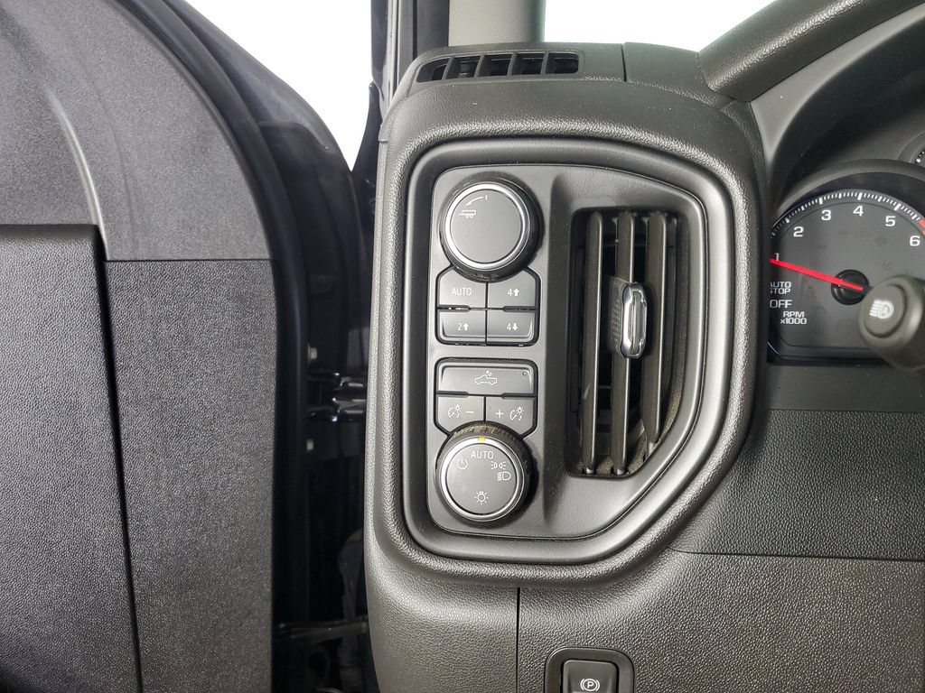 Used 2024 Chevrolet Silverado 1500 Custom Trail Boss w/ LPO, Dark Essentials Package AWD/4WD image 28