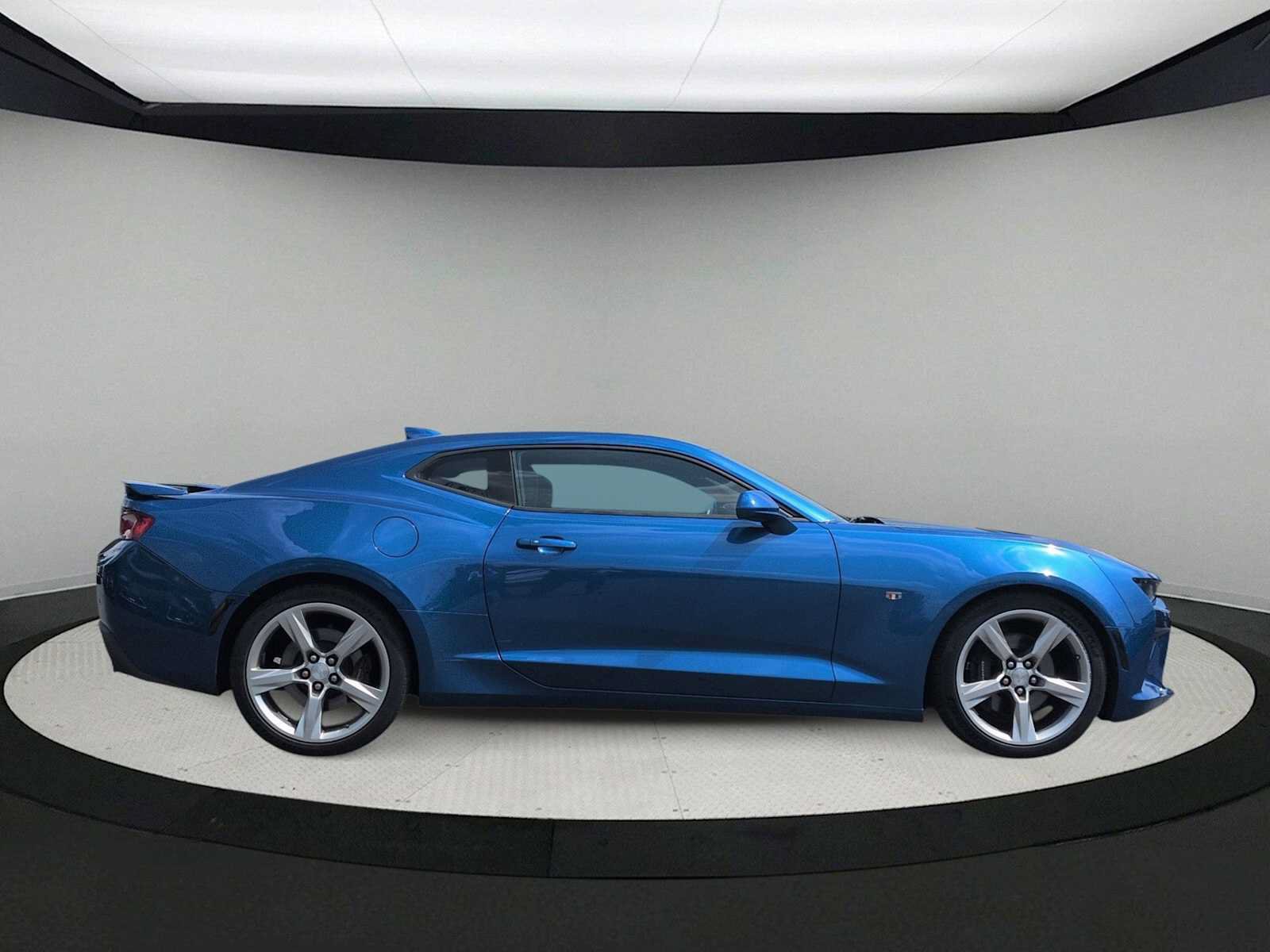 Used 2016 Chevrolet Camaro SS RWD image 9