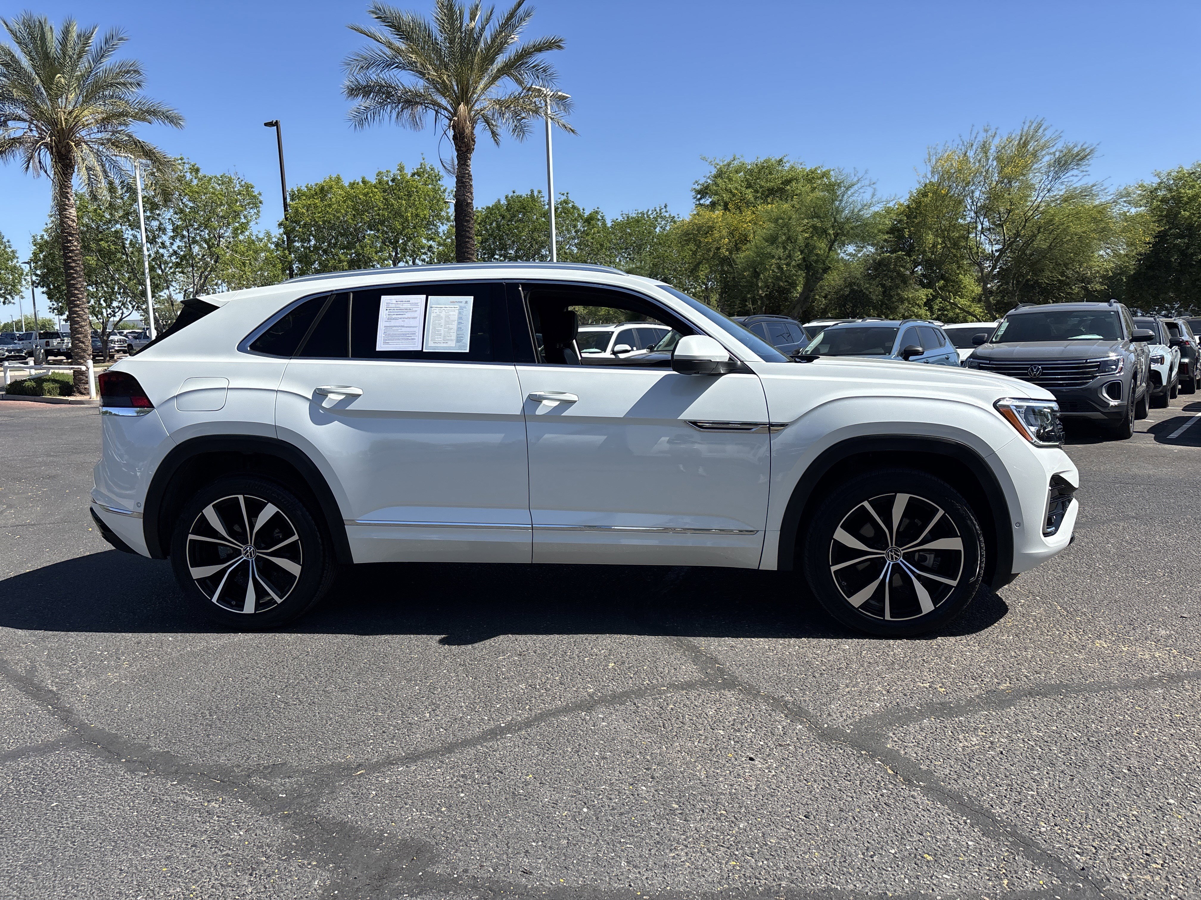 Used 2025 Volkswagen Atlas Cross Sport SEL Premium R-Line image 5