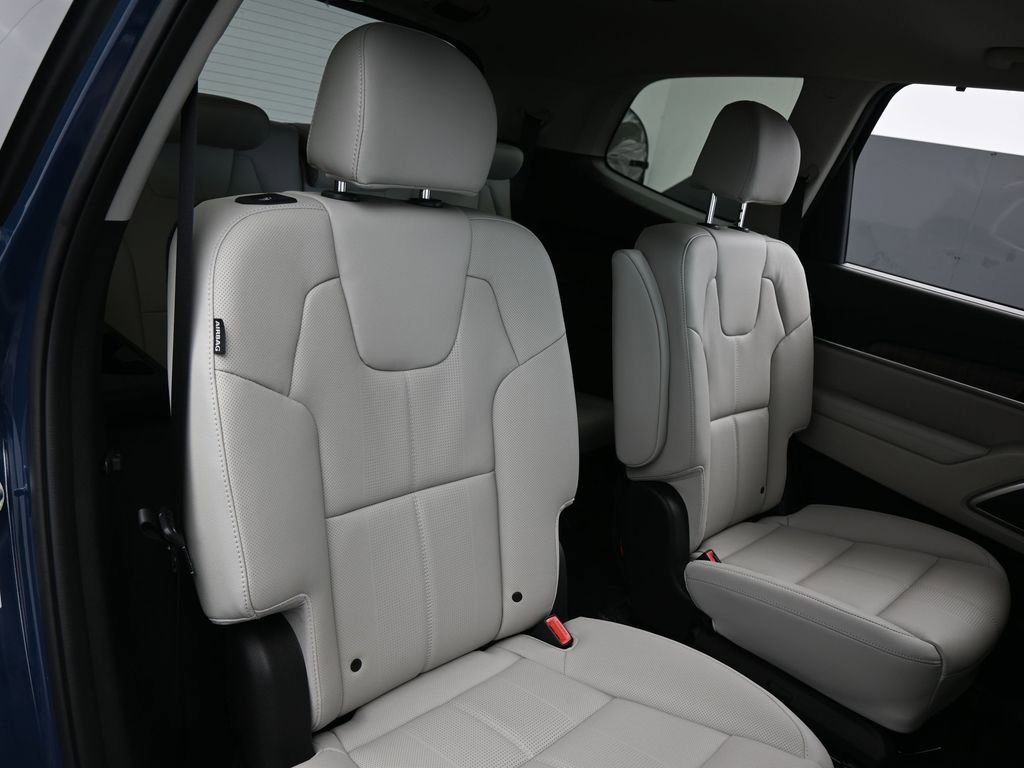 Used 2025 Kia Telluride EX w/ EX Captain's Chair Package image 42