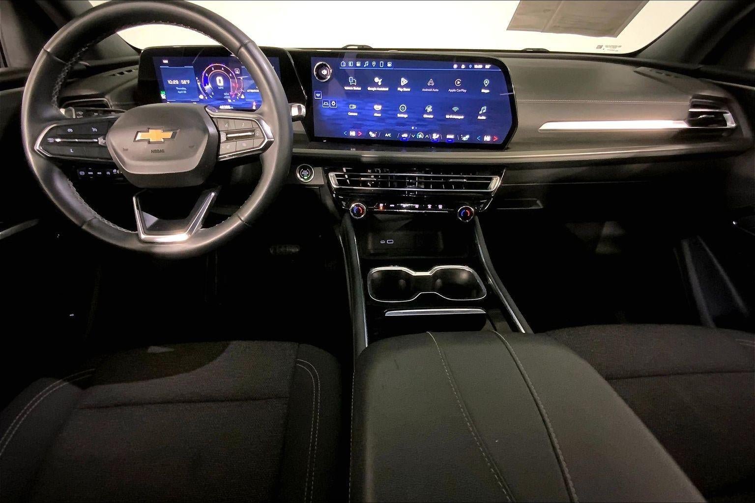 Used 2024 Chevrolet Traverse LT AWD/4WD image 17
