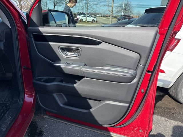 Used 2025 Honda Pilot Touring image 20