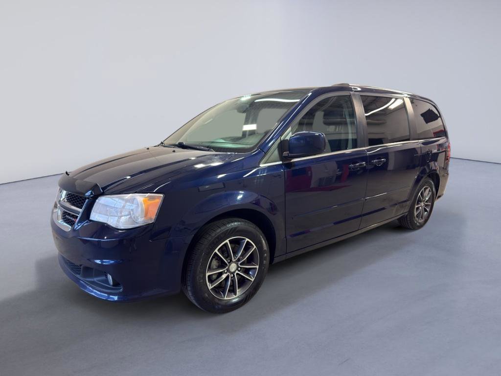 Used 2017 Dodge Grand Caravan SXT FWD image 3